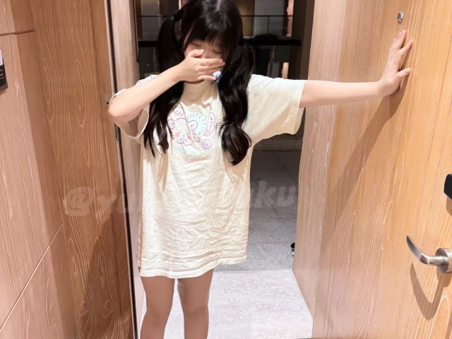 成人恋爱公寓神秘邻居诱惑